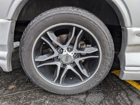 Used 2014 GMC Savana 1500 SLT image 9