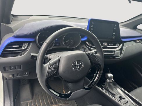 Used 2020 Toyota C-HR XLE FWD image 10
