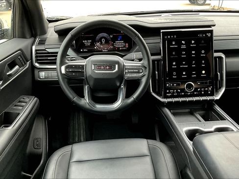 Used 2024 GMC Acadia Elevation image 7