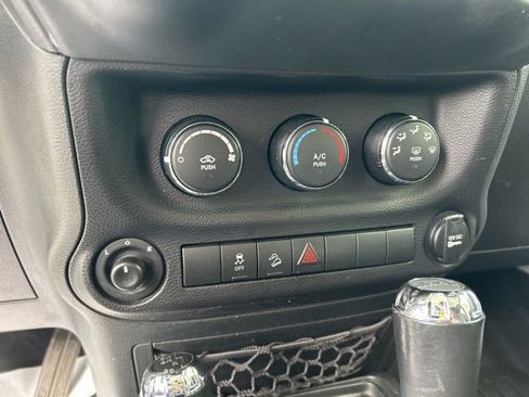 Used 2017 Jeep Wrangler Unlimited Sport w/ Quick Order Package 24S AWD/4WD image 22