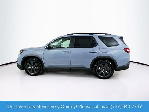 Used 2025 Honda Pilot Sport image 4
