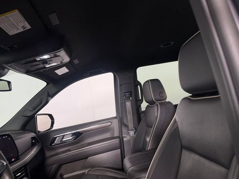 Used 2025 Chevrolet Tahoe Premier AWD/4WD image 23