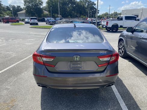 Used 2018 Honda Accord Sport image 9