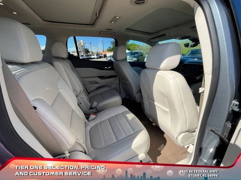 Used 2021 GMC Acadia Denali w/ Denali Technology Package image 19