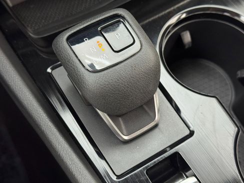 Used 2023 Nissan Rogue SV image 25