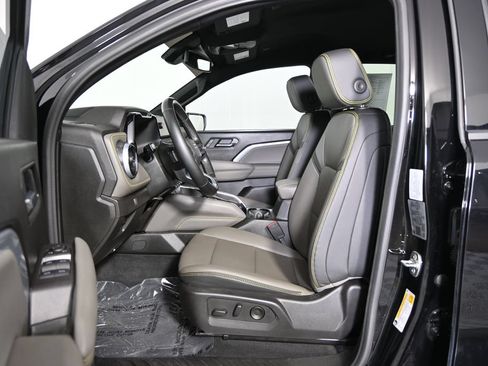 Used 2025 Chevrolet Colorado ZR2 AWD/4WD image 19
