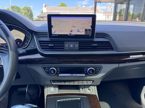 Used 2019 Audi Q5 2.0T Premium Plus w/ Premium Plus Package AWD/4WD image 18