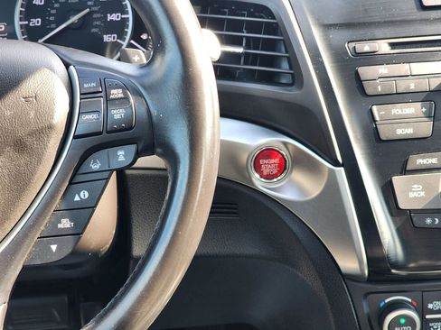 Used 2017 Acura ILX FWD image 13