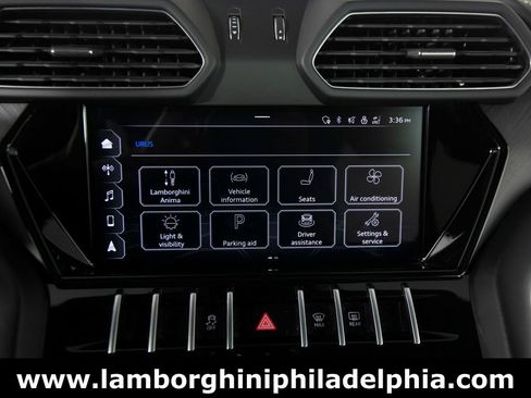 Used 2022 Lamborghini Urus AWD/4WD image 22