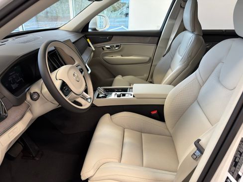 New 2026 Volvo XC90 T8 Ultra w/ Protection Package Premier image 12