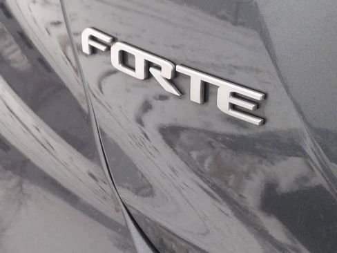 Used 2022 Kia Forte LXS image 11