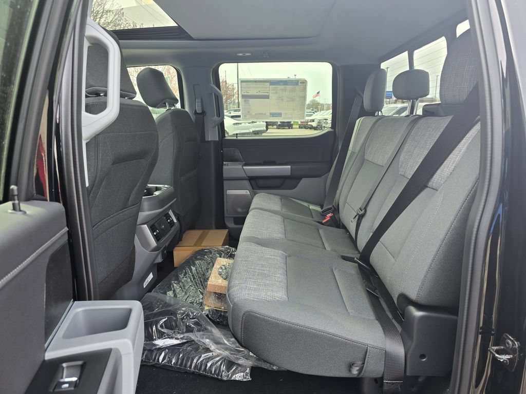New 2026 Ford F350 XLT w/ XLT Premium Package AWD/4WD image 14