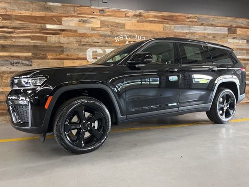 New 2026 Jeep Grand Cherokee L Limited AWD/4WD image 17