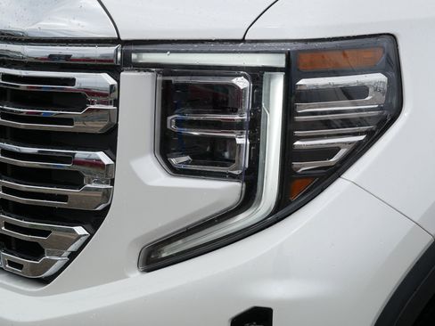 Used 2024 GMC Sierra 1500 Denali AWD/4WD image 16