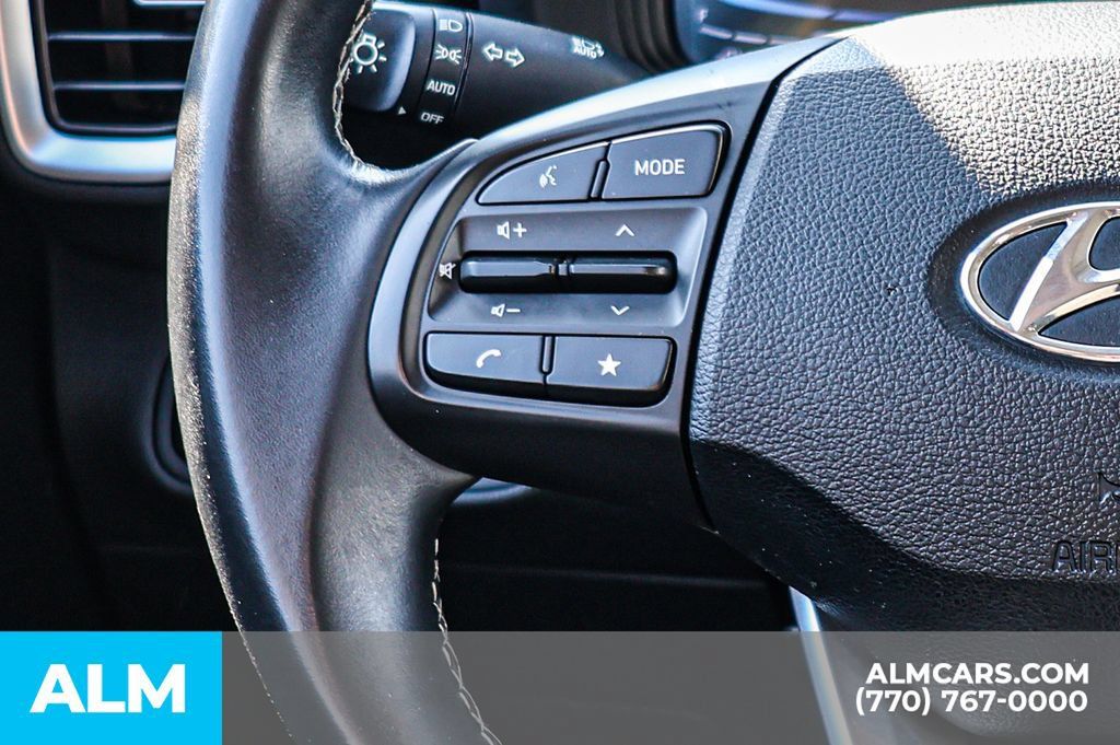 Used 2025 Hyundai Venue SEL FWD image 33