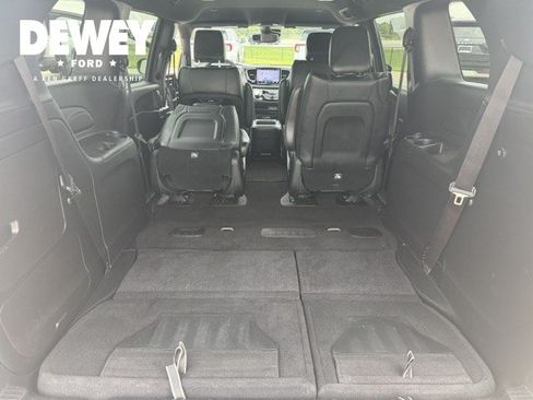 Used 2025 Chrysler Pacifica Select FWD image 33