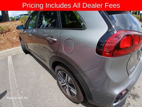 Used 2022 Kia Niro LXS FWD image 6