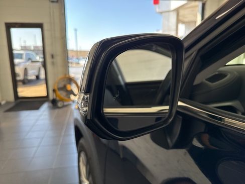 Used 2022 Toyota Highlander Platinum image 14