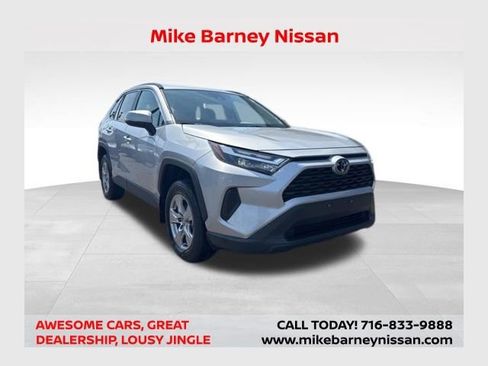 Used 2025 Toyota RAV4 XLE AWD/4WD image 1