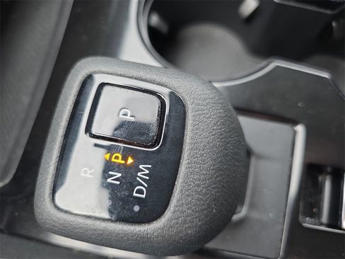 Used 2023 Nissan Rogue SV image 20