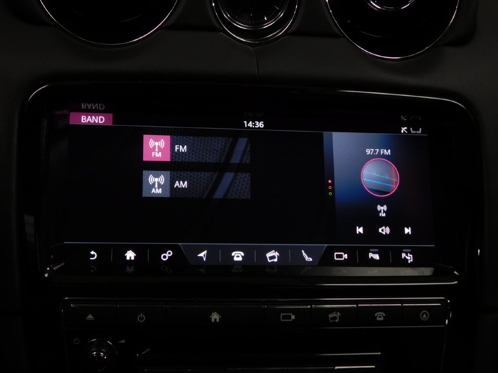 Used 2018 Jaguar XJ RWD image 61