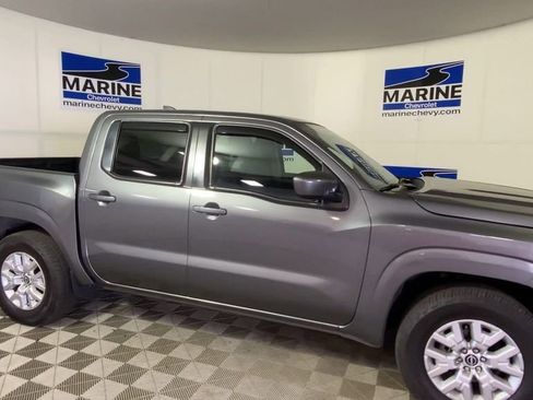 Used 2023 Nissan Frontier SV RWD image 3