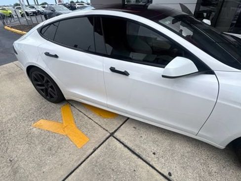 Used 2024 Tesla Model S AWD/4WD image 4