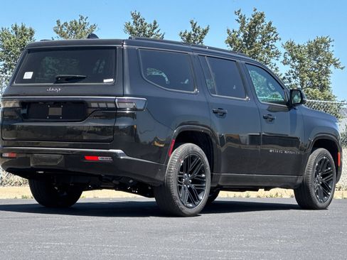 New 2026 Jeep Grand Wagoneer Limited AWD/4WD image 3