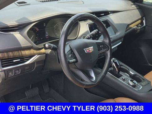 Used 2021 Cadillac XT4 Premium Luxury FWD image 31