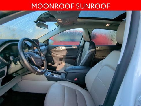 Used 2022 Ford Escape SEL w/ Technology Package AWD/4WD image 6