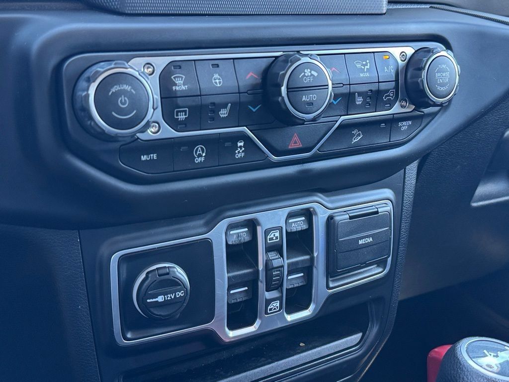 Used 2018 Jeep Wrangler Unlimited Sport S AWD/4WD image 15