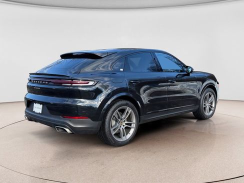 Used 2024 Porsche Cayenne Coupe AWD/4WD image 7