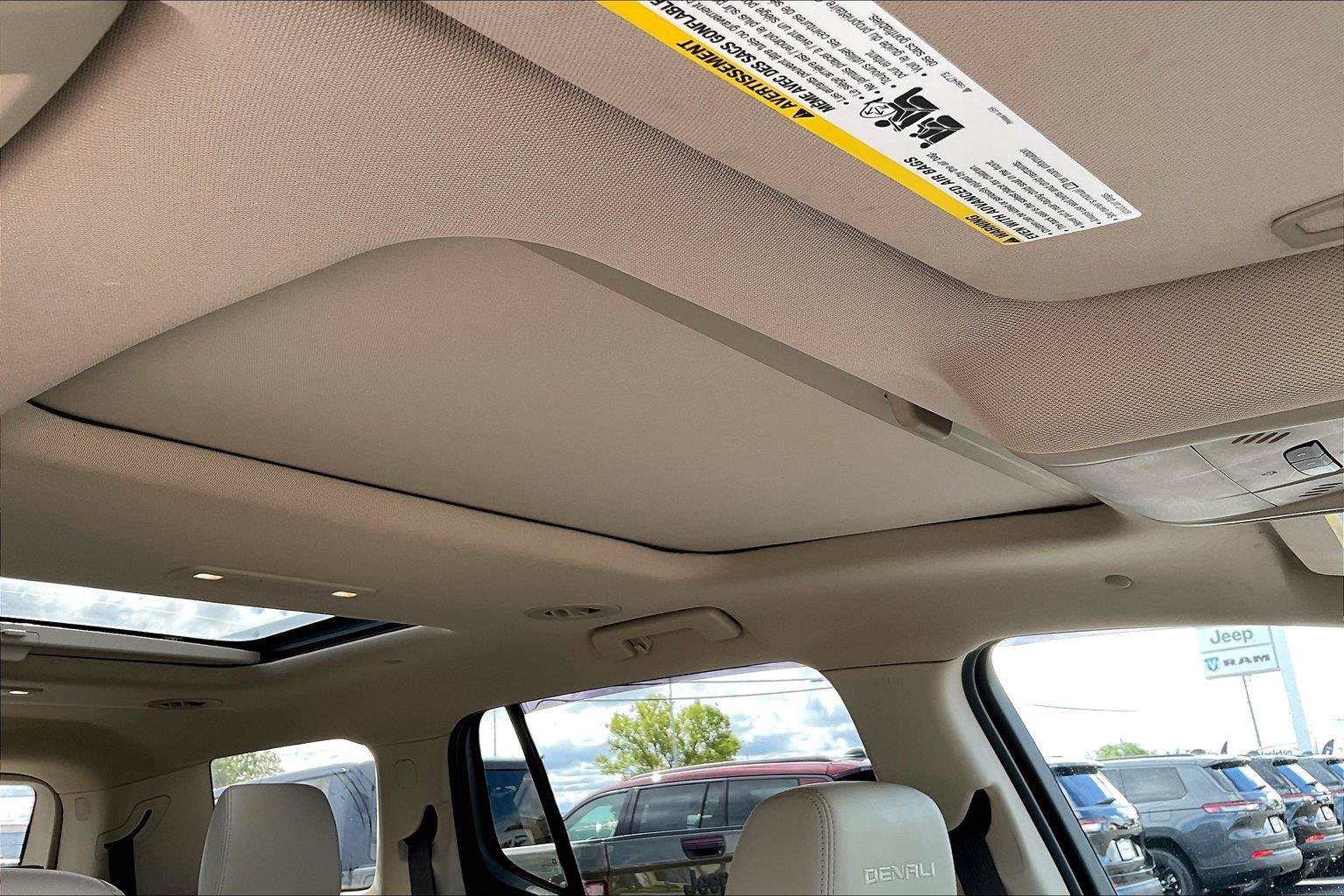 Used 2019 GMC Acadia Denali w/ Technology Package AWD/4WD image 22