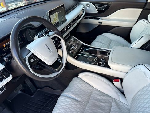 Certified 2023 Lincoln Aviator Black Label Grand Touring w/ Class IV Trailer Tow Package image 9