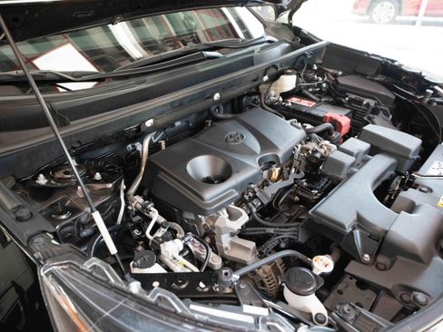 Used 2023 Toyota RAV4 LE AWD/4WD image 32