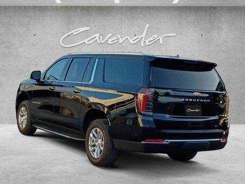 Used 2025 Chevrolet Suburban LT RWD image 14