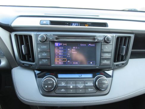 Used 2013 Toyota RAV4 XLE image 30