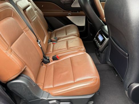 Used 2022 Lincoln Aviator Grand Touring w/ Equipment Group 301A AWD/4WD image 29
