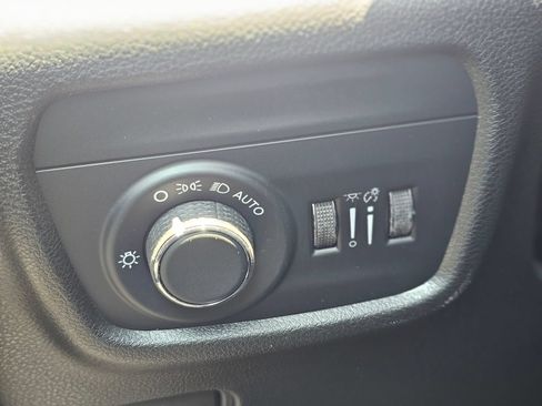 New 2026 Jeep Grand Cherokee L 2WD image 17