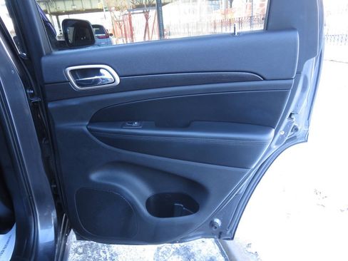 Used 2015 Jeep Grand Cherokee Laredo w/ Quick Order Package 23E AWD/4WD image 27