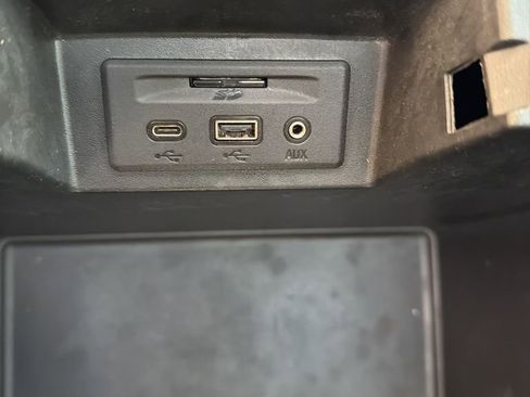 Used 2020 Chevrolet Silverado 3500 High Country image 41