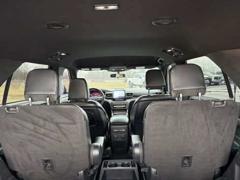 Used 2020 Ford Explorer XLT w/ Equipment Group 202A image 13