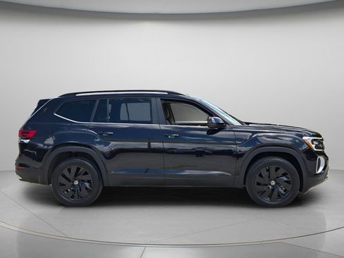Certified 2024 Volkswagen Atlas SE FWD image 4