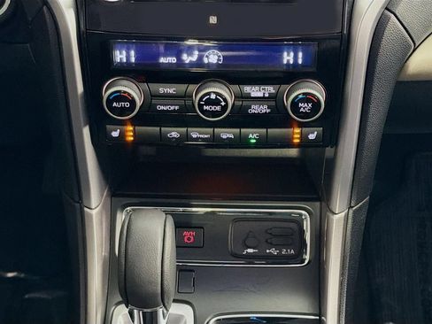 Used 2022 Subaru Ascent Limited AWD/4WD image 16
