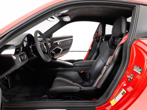 Used 2018 Porsche 911 GT3 w/ Sport Chrono Package RWD image 15