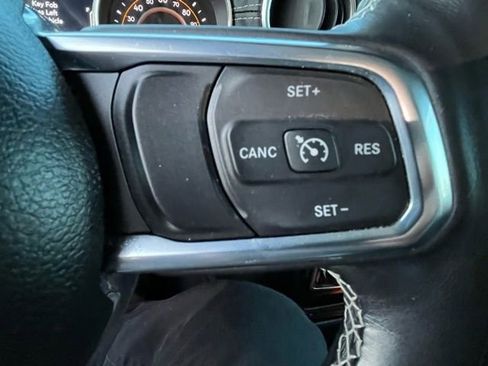 Used 2020 Jeep Wrangler Unlimited Sahara image 39