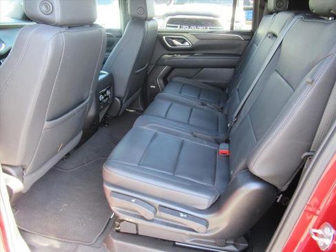 Certified 2024 Chevrolet Suburban Z71 w/ Off-Road Capability Package image 35