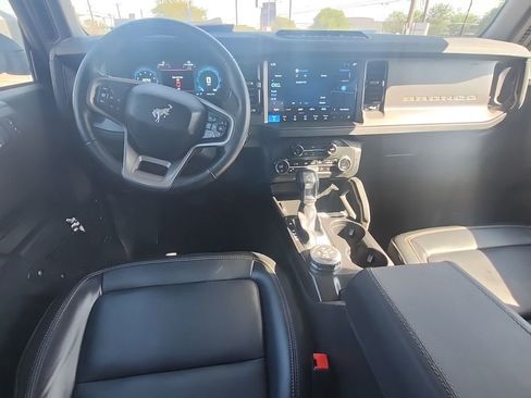 Used 2025 Ford Bronco Badlands AWD/4WD image 9