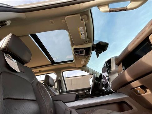 Used 2025 RAM 1500 Limited w/ Trailer Tow Group image 13