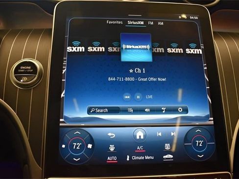 Used 2024 Mercedes-Benz GLC 300 4MATIC image 29